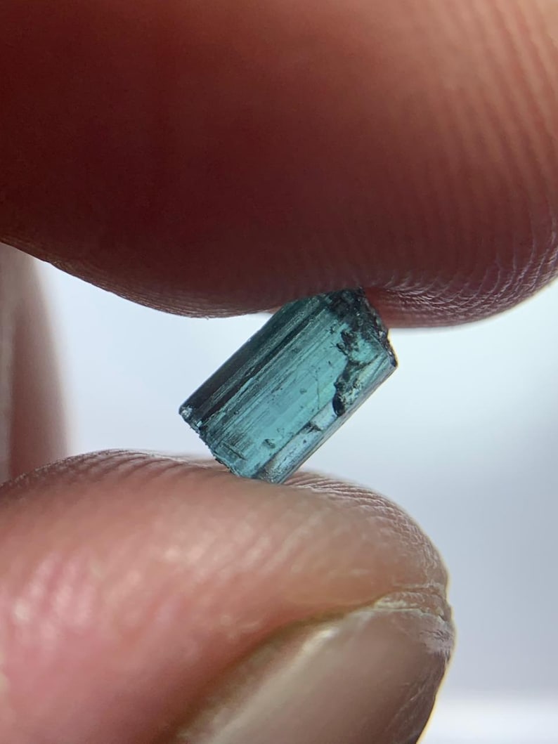AAA-kvalitets turmalin grov parti 37,45 ct | Afghanistan | Hög fasetteringsgrad bild 5
