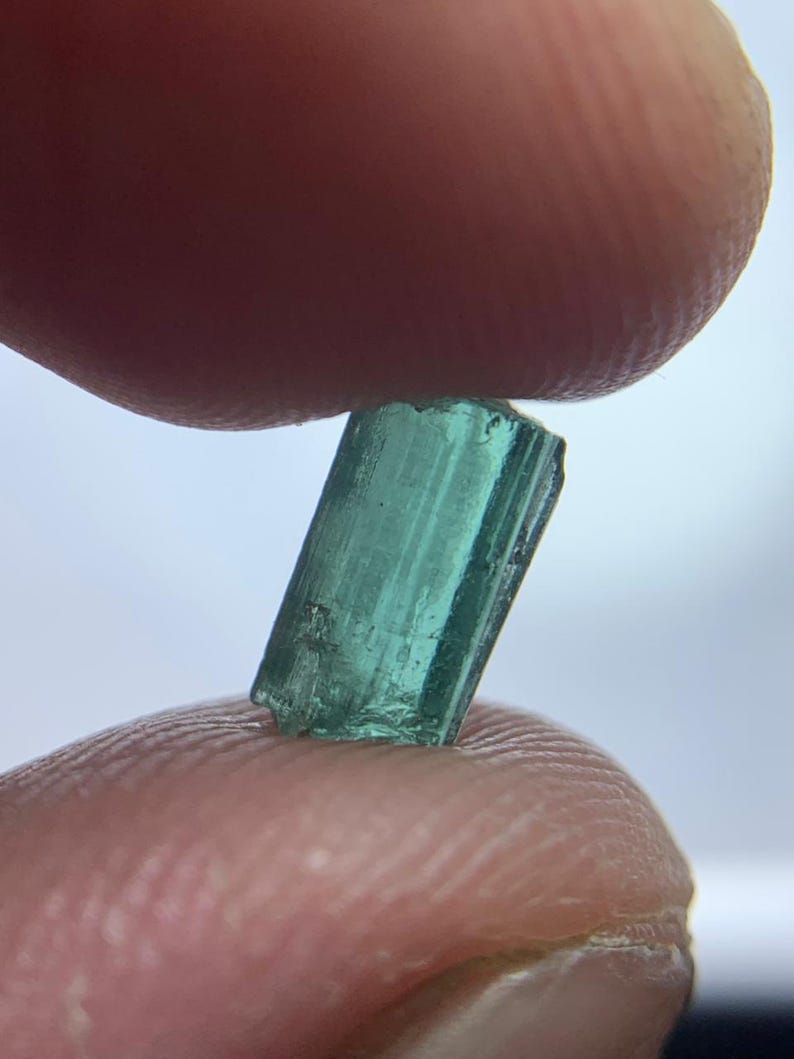 AAA-kvalitets turmalin grov parti 37,45 ct | Afghanistan | Hög fasetteringsgrad bild 4