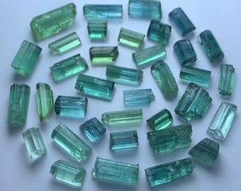Naturlig blandfärgad turmalin i grova stycken, parti: 40,55 ct, 36 stycken, Afghanistankristaller