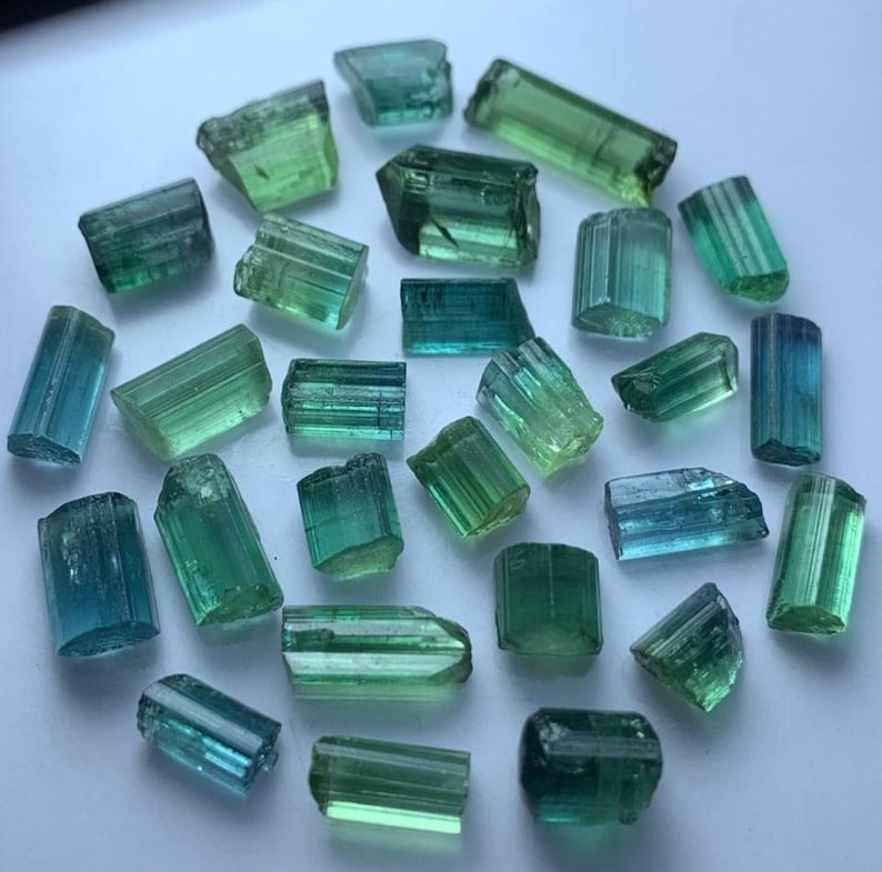 AAA-kvalitets turmalin grov parti 37,45 ct | Afghanistan | Hög fasetteringsgrad bild 1