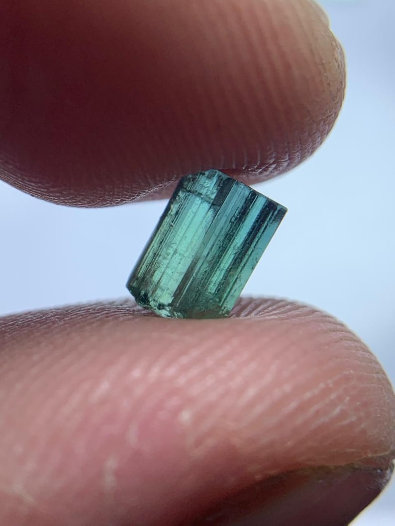 AAA-kvalitets turmalin grov parti 37,45 ct | Afghanistan | Hög fasetteringsgrad bild 6