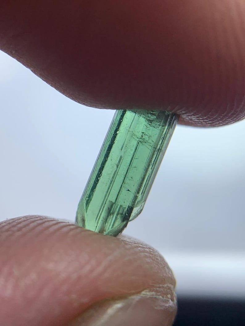 AAA-kvalitets turmalin grov parti 37,45 ct | Afghanistan | Hög fasetteringsgrad bild 8