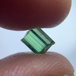 AAA-kvalitets turmalin grov parti 37,45 ct | Afghanistan | Hög fasetteringsgrad bild 9