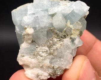 Espécime de cristal de água-marinha: Gema de berilo azul natural, Paquistão