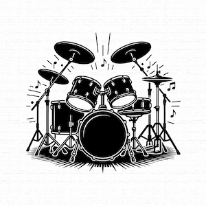 Puede incluir: Una ilustración gráfica en blanco y negro de una batería que incluye un bombo grande, dos toms aéreos, un tom de piso, una caja y varios platillos sobre soportes. Notas musicales y líneas radiantes rodean la batería, creando un efecto dinámico.