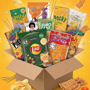 Exotic Thai Snack Box, Asian Candy, Chips, Tea Gift Set (10 or 15 Piece)