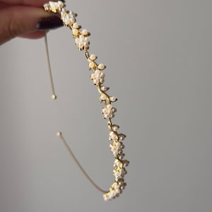 Goldener Perlen-Stirnband - eleganter Brauthaarschmuck | Zierlicher Perlen Reif für Hochzeiten, Brautjungfern & besondere Anlässe