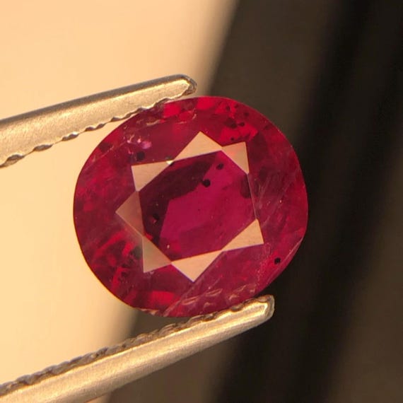 Rubino sangue di piccione naturale da 1,44 ct, forma ovale, rosso