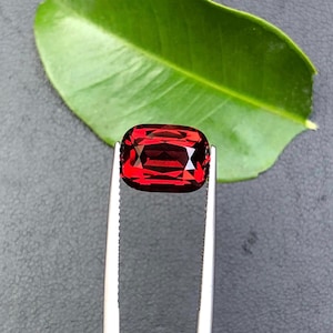 5.48 Cts Natural Umbalite Garnet – Eye Clean Cushion Cut Red Loose Gemstone