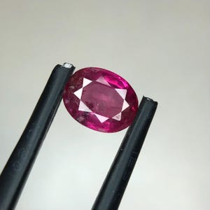 Oval Pinkish-Red Ruby Gemstone: 1.40 Carat Loose Burma Ruby