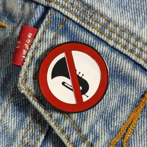 No Honking Enamel Pin – Free Gift Box