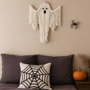 Boho Macrame Ghost Wall Hanging – Handmade Halloween Decoration, Neutral Spooky Fringe Ghost for Rustic Home Wall Decor