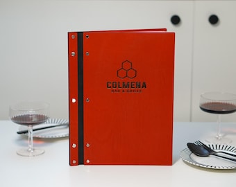 Porta-menu de madeira com logotipo gravado: capa de cardápio personalizável para restaurante