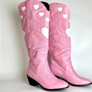 Roze cowgirllaars hart ontwerp westerse stijl leren laars spitse neus cowboy hak witte inzetstuk op maat gemaakt romantisch detail country fashion