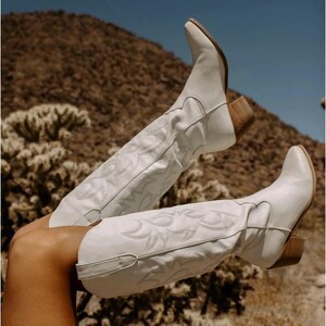 Witte cowboylaars bruiloft stijl westernlaars modeontwerp leren hak hoge schacht countrywear western bruid bruiloft schoeisel klassieke look