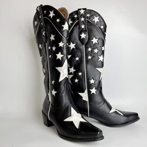 Zwarte cowboylaars sterontwerp westerse stijl danslaars festivalkleding western outfit rodeo-look country mode laarsstijl Cubaanse hak leer