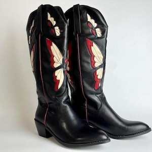 Handgemaakte westernlaars met vlindermotief inlegwerk westerndansschoenen voor vrouwen countrymode cowboystijl leren laars met hoge schacht, puntig
