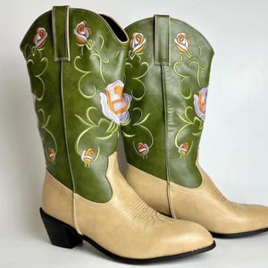 Handgemaakte westernschoen Bloemendetail crèmekleurige cowgirllaars Festivalkleding westernstijl tweekleurige leren laars Country Fashion Rodeo Wear