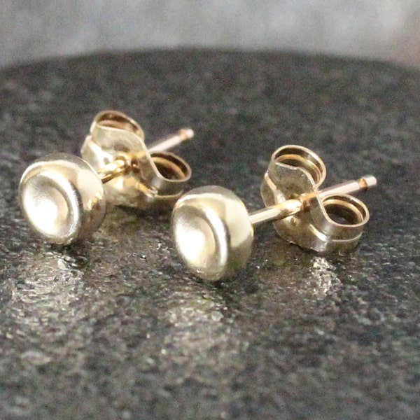 Gold Stud Earring, Pebble Post earring 4mm, simple gold earring, gold post earring, original pebble post earrings