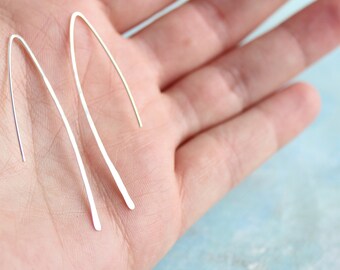 Pendientes de plata con forma de espoleta: joyería minimalista, pendientes finos de plata, pendientes minimalistas de aro fino abierto, pendientes de plata de ley.