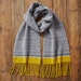 Grey & Yellow Sjaal, Fringe sjaal, gebreide sjaal, Fair Isle sjaal, Blanket Scarf, grijze wollen sjaal, mosterdgele sjaal, lamswolsjaal