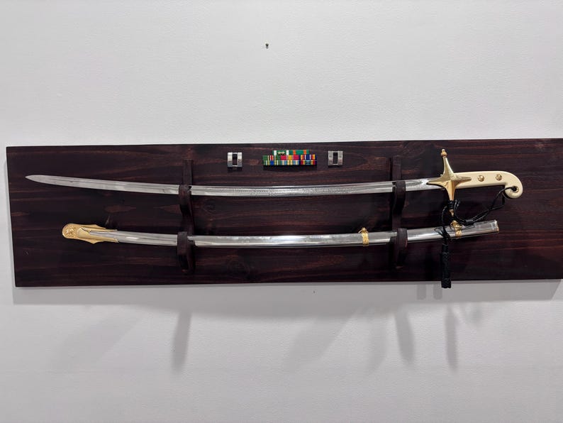 CUSTOMIZABLE Wall-mounted Sword Display for Military or Ceremonial ...
