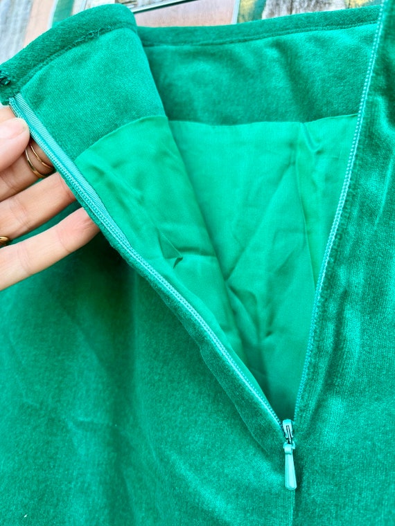 90's Esprit Velvet Green Mini Skirt | Vintage Dea… - image 9