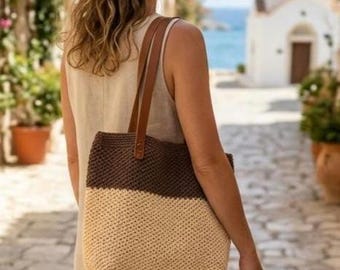 Bolso tote de ganchillo bicolor, bolso de hombro de paja hecho a mano, bolso de playa marrón y beige, bolso de mano grande de verano con correa de cuero, bolso tejido minimalista