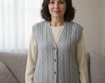 Chaleco de punto trenzado gris hecho a mano para mujer, cárdigan de lana con cuello en V y botones, chaleco tipo suéter sin mangas, top clásico de punto.