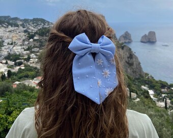 Hand-Embroidered Blue Linen Hair Bow – Floral Daisy Barrette