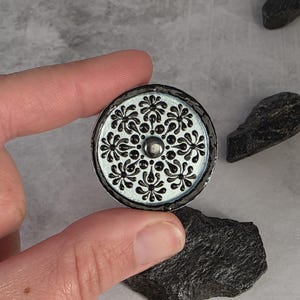 Dot mandala, Mandala brooch, Mandala lovers, Mandala flower, Mandala painting, Dot painting, Painted mandala, Black mandala, Brooch pin