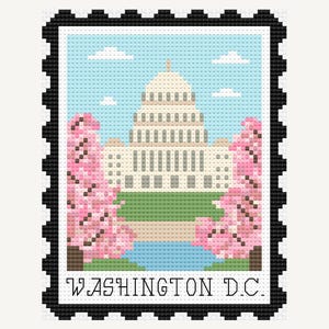 Pode incluir: Design de ponto cruz de um selo postal com o edifício do Capitólio dos EUA em Washington, D.C. O edifício é bege com uma cúpula branca, contra um céu azul com nuvens. Flores de cerejeira rosa emolduram o edifício, com o texto "WASHINGTON D.C." na parte inferior.