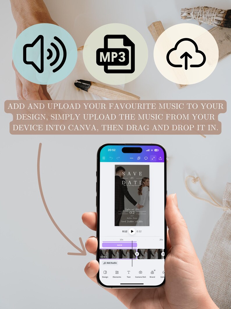 Puede incluir: Un tel&eacute;fono inteligente muestra un dise&ntilde;o de invitaci&oacute;n de boda con el texto "SAVE THE DATE". La imagen incluye iconos de audio, MP3 y carga en la nube, junto con instrucciones para agregar m&uacute;sica al dise&ntilde;o.