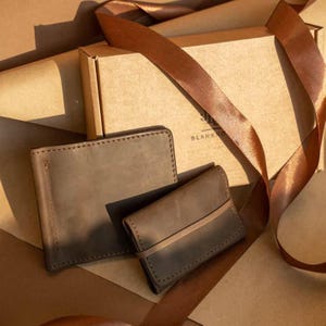 Conjunto de acessórios de couro masculino para presente Porta-cartões de couro + carteira é um ótimo presente para um homem/ Conjunto para homens/carteira/clipe de dinheiro