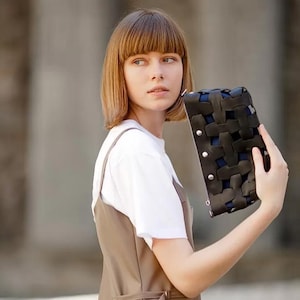 Woven Leather Crossbody Bag: Crazy Horse Leather, Adjustable Strap