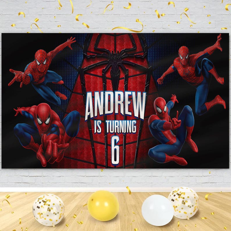 K&ouml;nnte beinhalten: Eine Geburtstagsbanner mit Spider-Man-Illustrationen in Rot und Blau. Auf dem Banner steht "ANDREW IS TURNING 6" in Wei&szlig;. Goldene, wei&szlig;e und gelbe Luftballons sind zu sehen. Der Hintergrund ist schwarz und rot.
