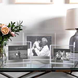 Float Frame for Tabletop or Wall with Magnetic Photo Holder