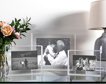 Float Frame for Tabletop or Wall with Magnetic Photo Holder