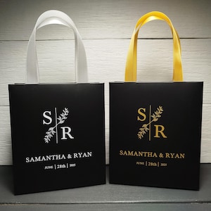 20 Welcome Wedding Bags for Guests, Wedding Gift Bags, Personalized Wedding Bags with satin ribbon handles and names, Custom Welcome Bags