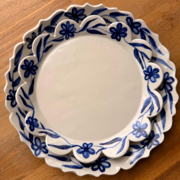Blue floral ripple rim plate