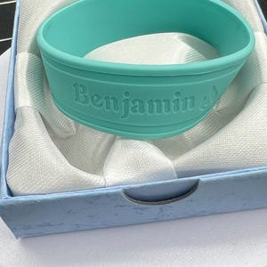 Fascia per bottiglie di bevande, etichette per bottiglie in silicone intagliate, fascette per bottiglie in silicone, etichette per bottiglie sportive, regali per bambini, etichette per bottiglie personalizzate