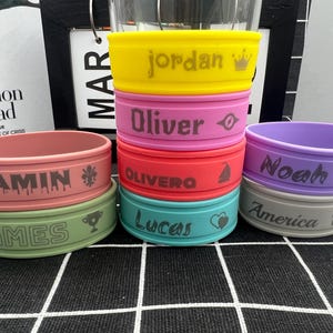 Cinghie per bottiglie in silicone, fasce per bottiglie di bevande, regali per bambini, etichette per bottiglie in silicone intagliate, etichette per bottiglie personalizzate, etichette per bottiglie sportive