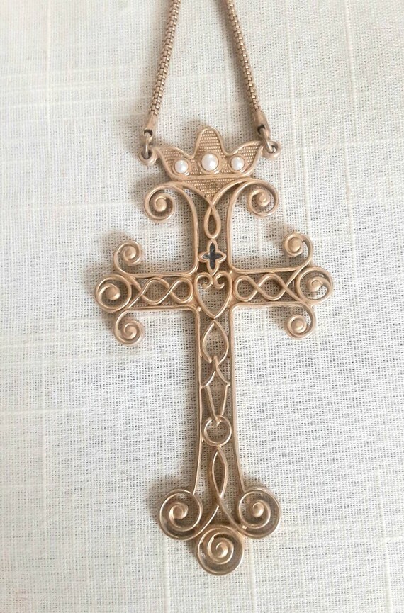 Vintage 1977 Limited Edition Sarah Coventry Cross 