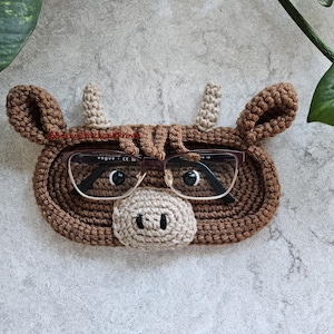 Highland Cow Crocheted Glasses Holder, Glasses Cozy, Tray, Organizer, Keeper, Unique Gift