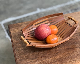 FOUND : vintage WOOD SLAT basket for fruit, finger towels, bread, eggs, etc