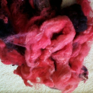 1 ounce of Red Variegated Jacob Sheep wool image 2