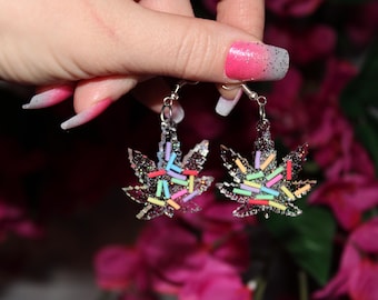 Cannabis Leaf Sprinkle Glitter Earrings | Weed Earrings | Marijuana Earrings | Plant Nature Earrings | 420 Jewelry | Sprinkle Design