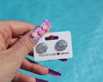 Seashell Dainty Glitter Stud Earrings, Sparkly Beach Earrings, Coastal Jewelry, Mermaid Aesthetic Accessory, Summer Shell Studs
