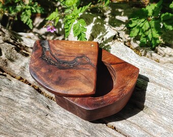 Beautiful Antique Handmade Walnut Wood Ring Presentation Box