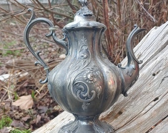 Antique Victorian Reed & Barton 1794 Botanical Vine Tea Pot 5 Half Pints Silver Plated Pewter